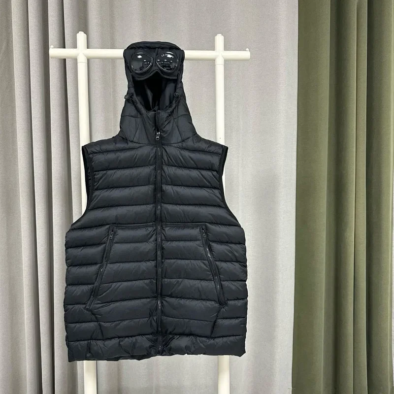 Vest hooded 3